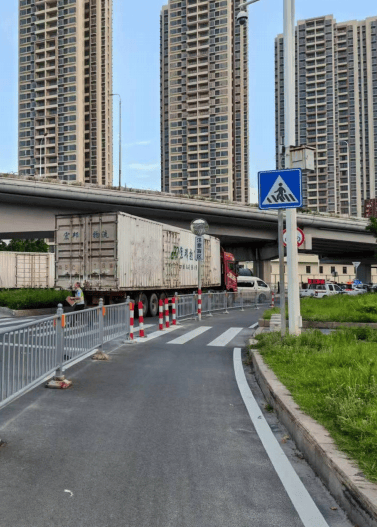 母子3人当场身亡！一粤B车与电动自行车相撞，事故原因公布