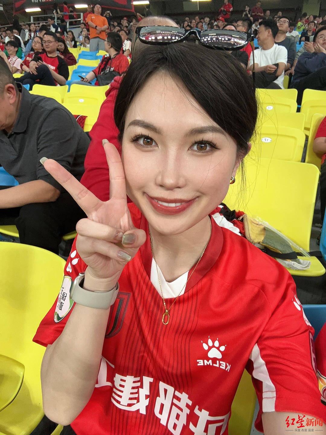 “川超”成都队队徽设计者竟是一位学金融的蓉城女球迷!