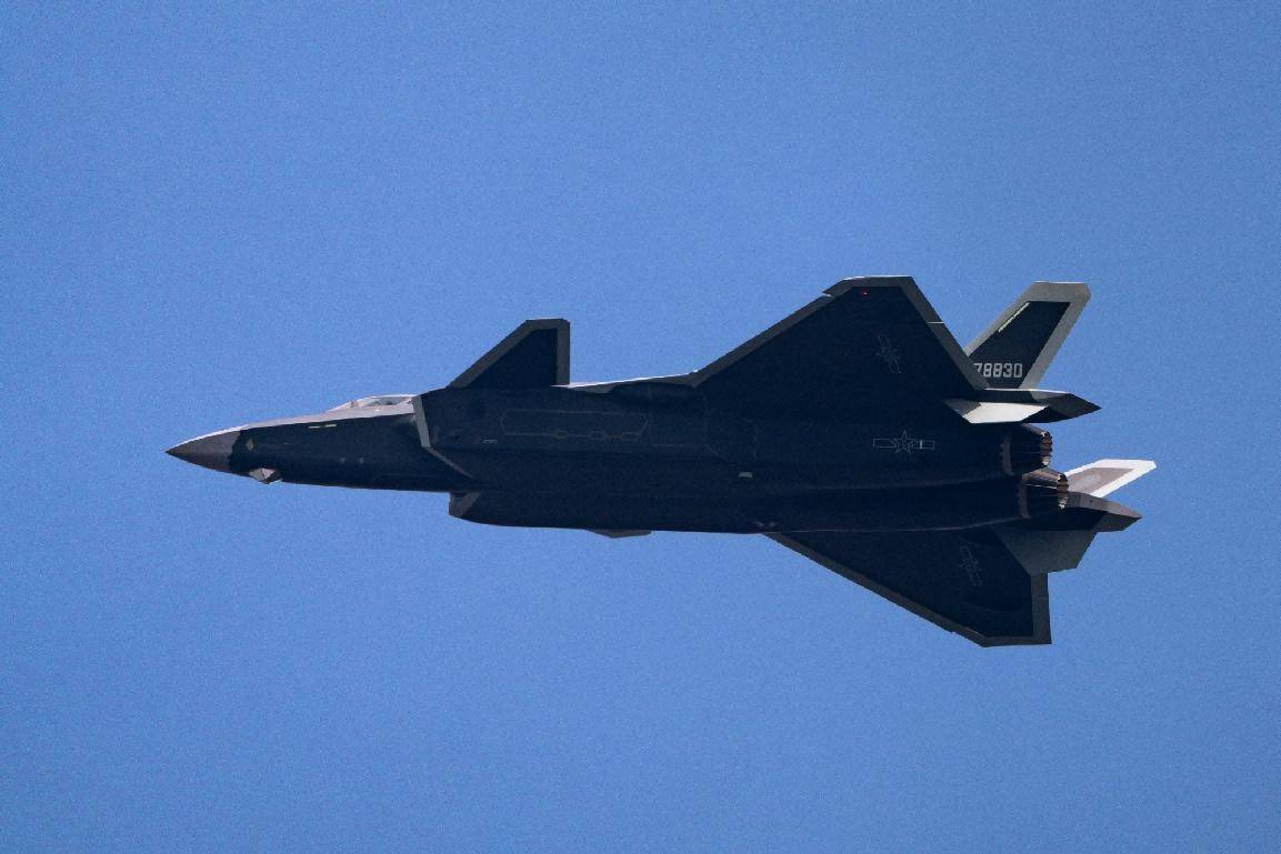 第300架歼-20震撼登场,数量超F-22两倍!网友表示:还远远不够!