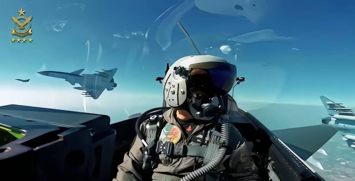 英媒披露惊人消息：印军阵风战机折损严重，4架遭击落！巴铁歼-10已手下留情