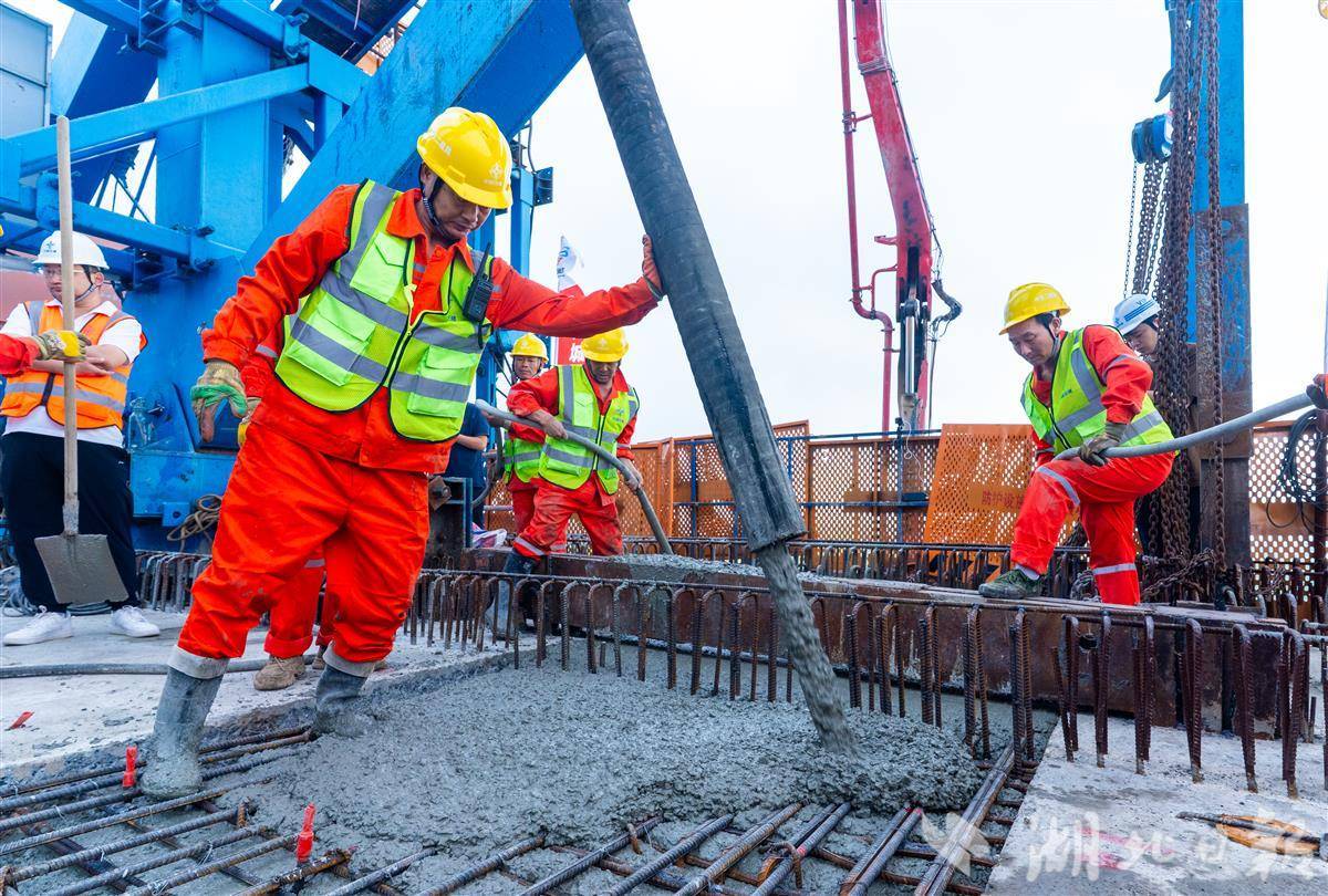 在鄂央企承建！昌九高铁南昌扬子洲赣江公铁大桥合龙