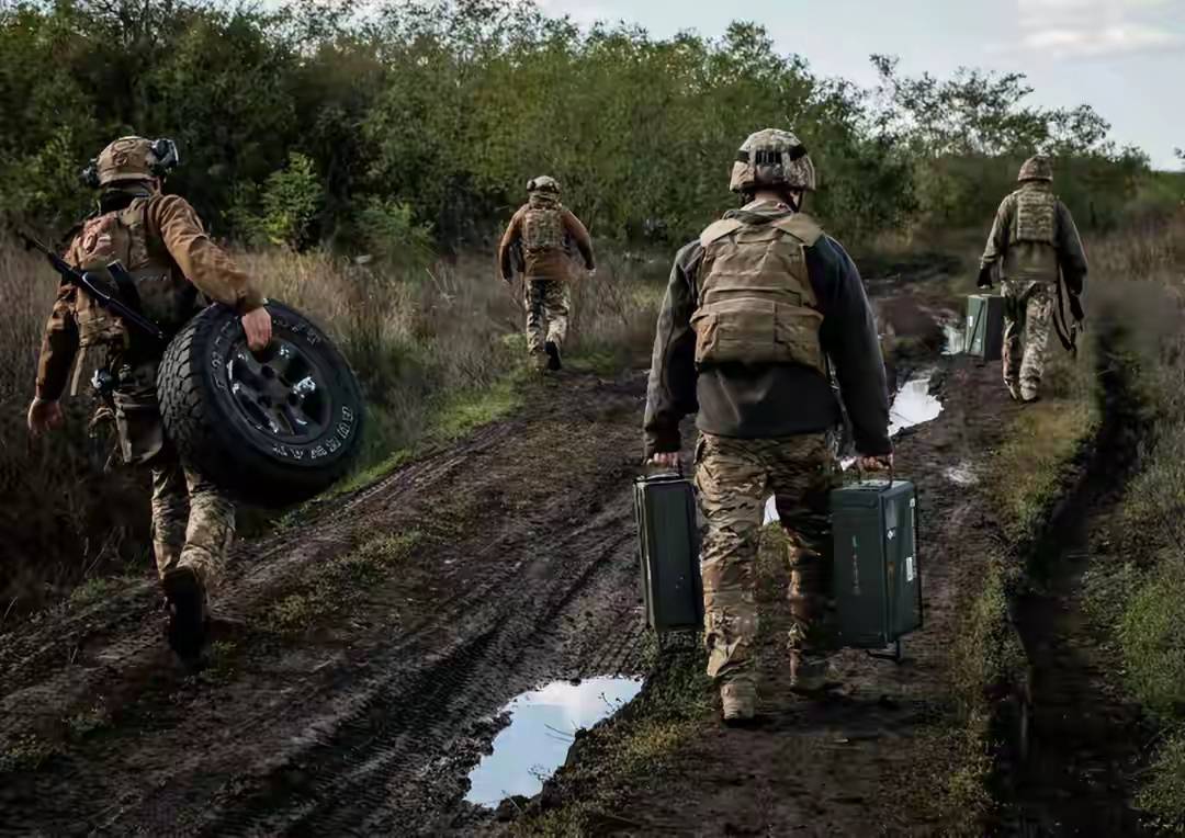 印度一线部队入俄边境,最不愿看到的情况发生,乌克兰竟有情报官员投降?