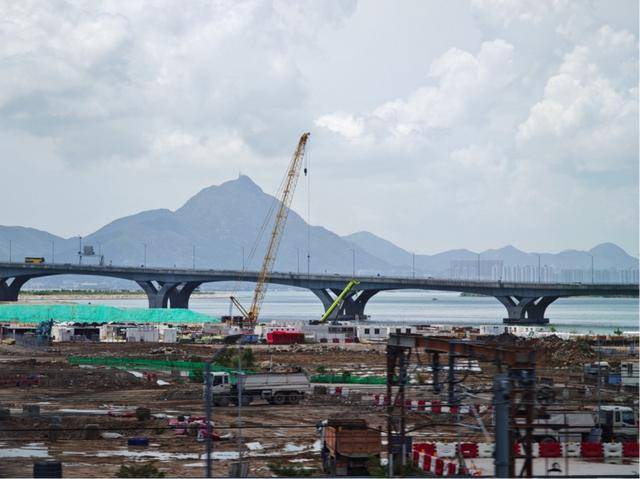 香港股票印花税(收)再超土地收入