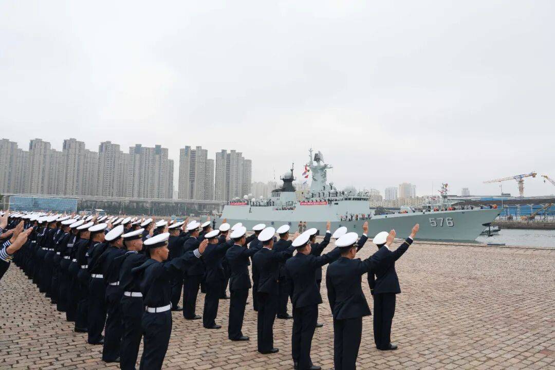 唐山舰、大庆舰、太湖舰,起航!