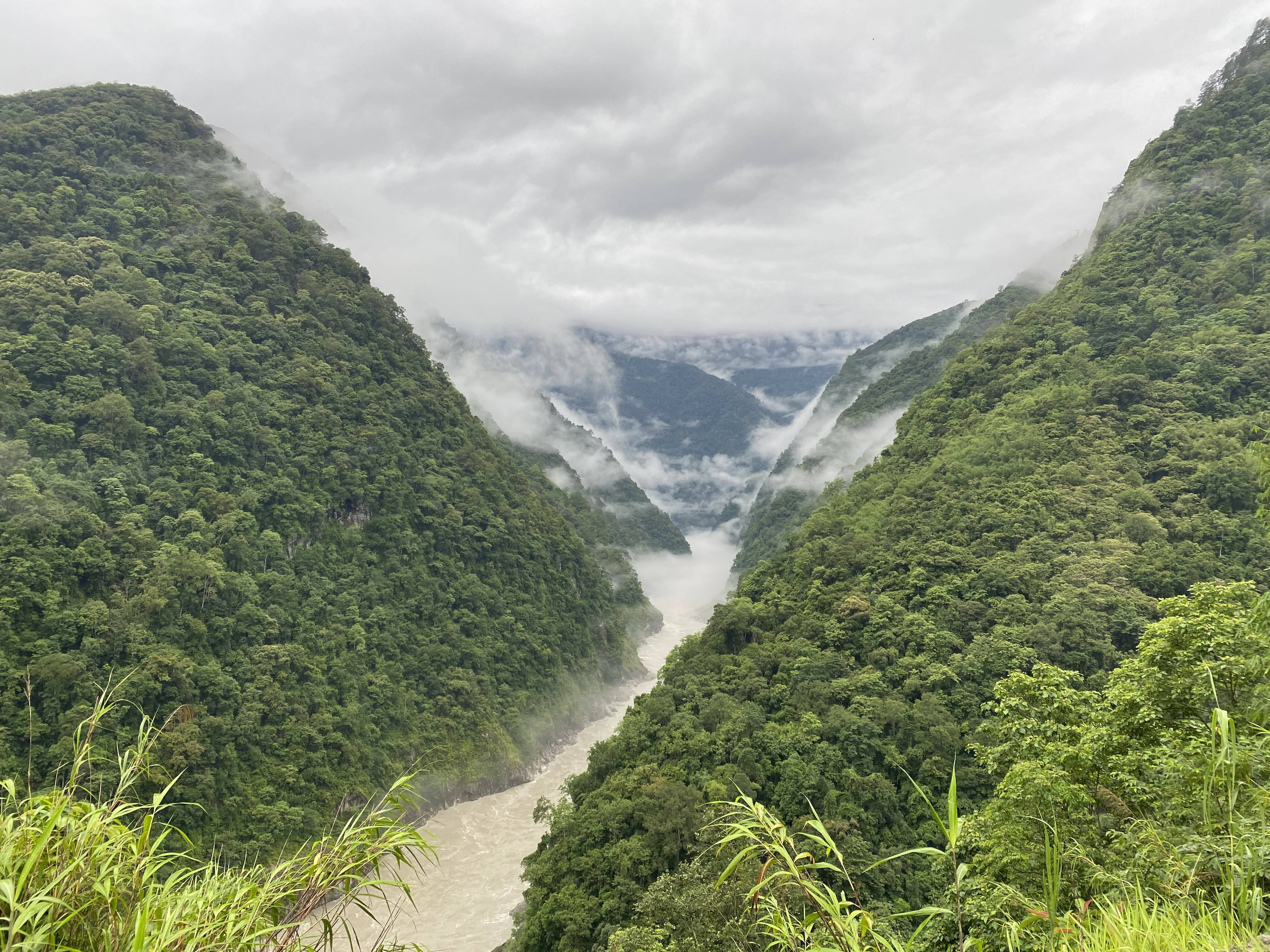 极端暴雨频发，山区县城为何越来越脆弱？
