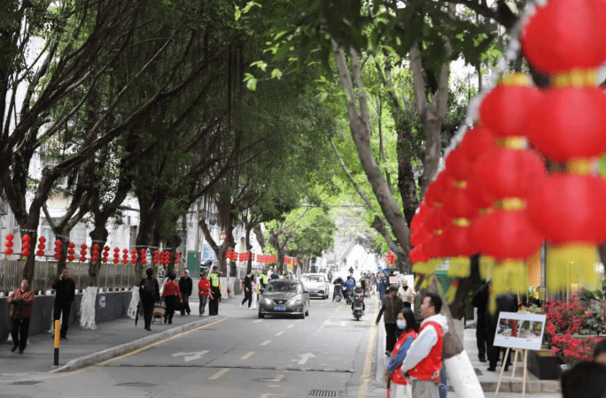 物业费6毛收不上，涨价后几乎收满！深圳一30多年老小区，改变如何发生？